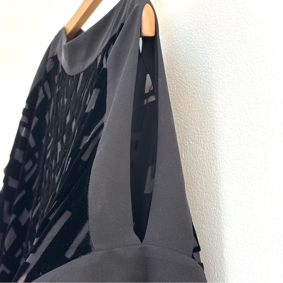 Eileen Fisher Silk Velvet Burnout Slit Sleeve Top Geometric Print Black Small - Picture 7 of 13